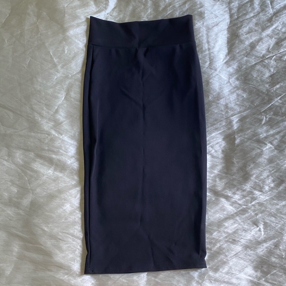 BUNDLE - 2 NWT Black midi pencil skirts from BooHoo - Picture 3 of 16